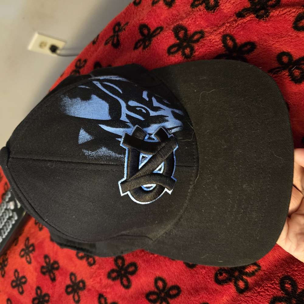 Black and Blue Gitted M/L Mens Tar Heels Hat